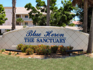 inception-app-prod/MzA4MDg4OWYtYzkzMi00MTQ3LTkwYWMtZGU0MTc0NjVkYTg5%2Fmedia%2F2015%2F06%2FBlue Heron sign.jpg