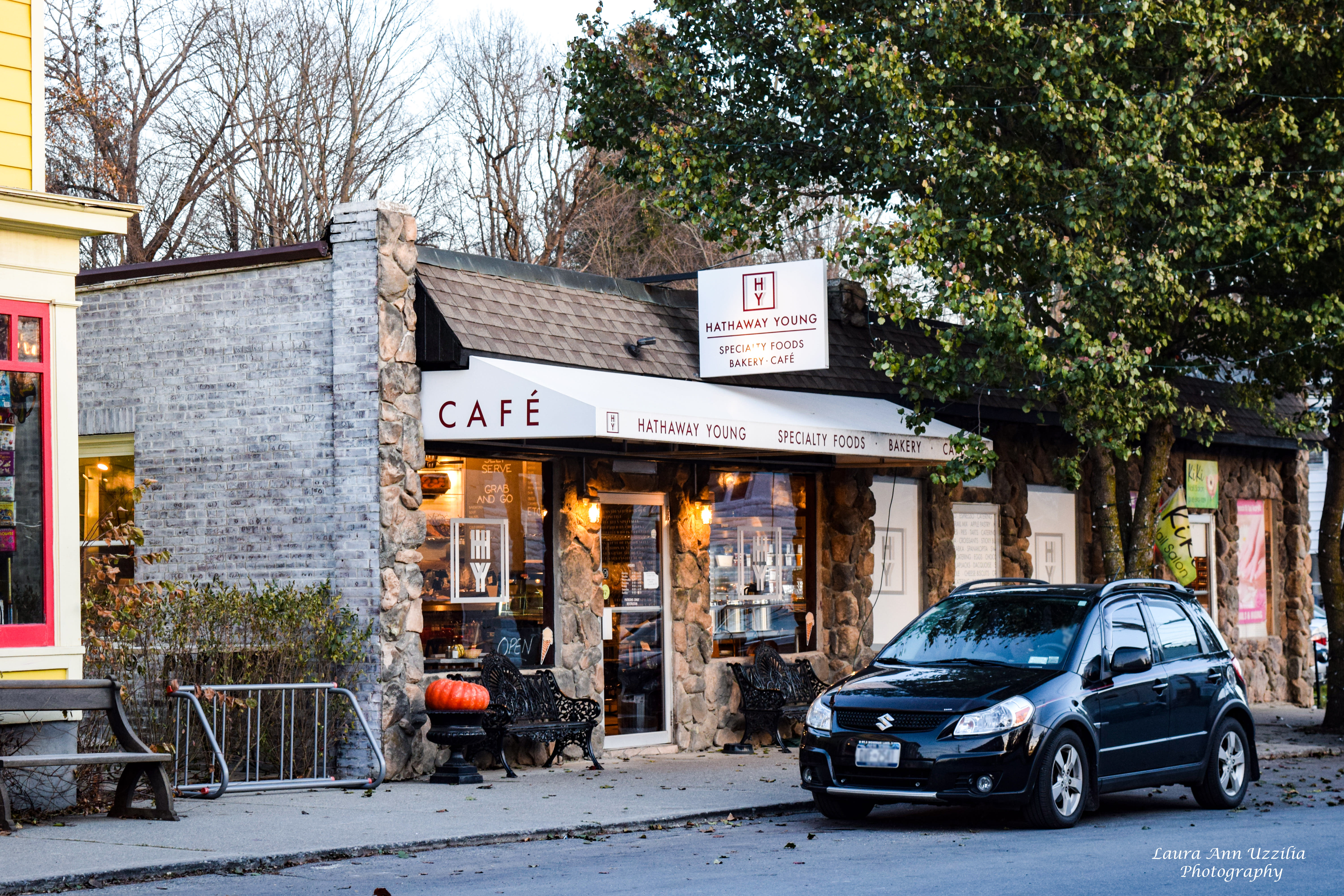 SPRING HAS SPRUNG inception-app-prod/MzAwYjAzNDktZmNiZS00NWIyLTlkYWEtYTM4NjY5OTgxNGY4%2Fcontent%2F2018%2F07%2FHathway.jpg