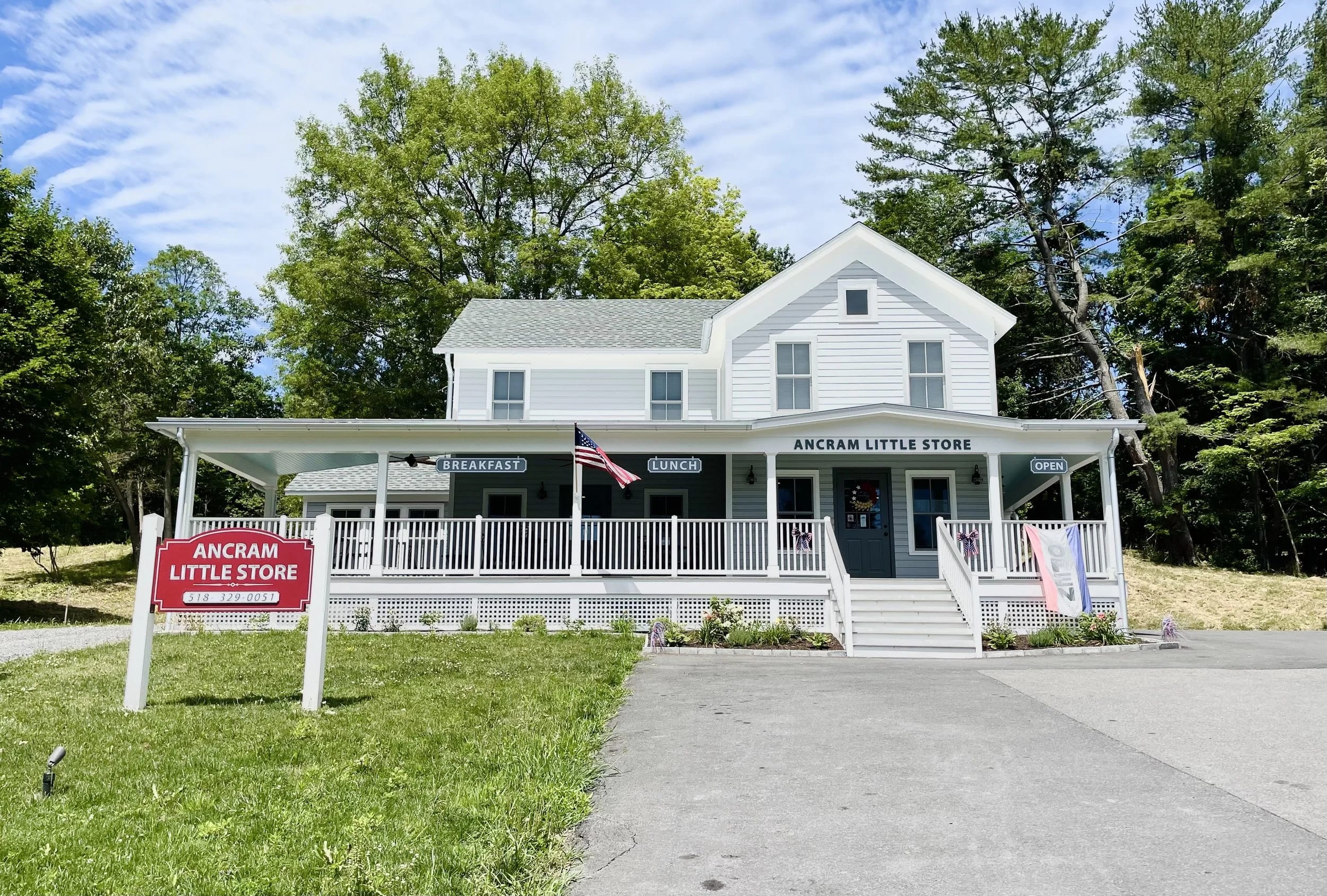 Ancram Little Store: A Heartfelt Taste of Dutchess County inception-app-prod/MzAwYjAzNDktZmNiZS00NWIyLTlkYWEtYTM4NjY5OTgxNGY4/content/2025/08/ebb3df455da9f1a922ecad358eaf549fff284247.webp