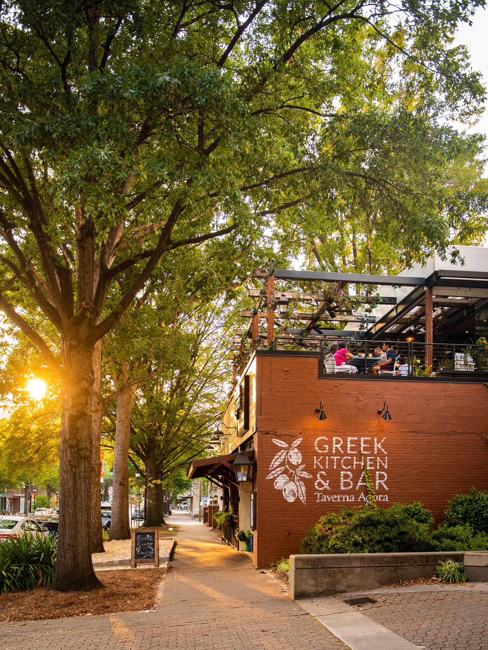 Best Raleigh Eateries: 10 Hot Spots to Eat and Drink inception-app-prod/MzBlMzI3MTktOWQ1OC00YmYyLWE0MDktMTQ0OTkxZDRiZDVl/content/2019/10/raleigheats-1-3.jpg