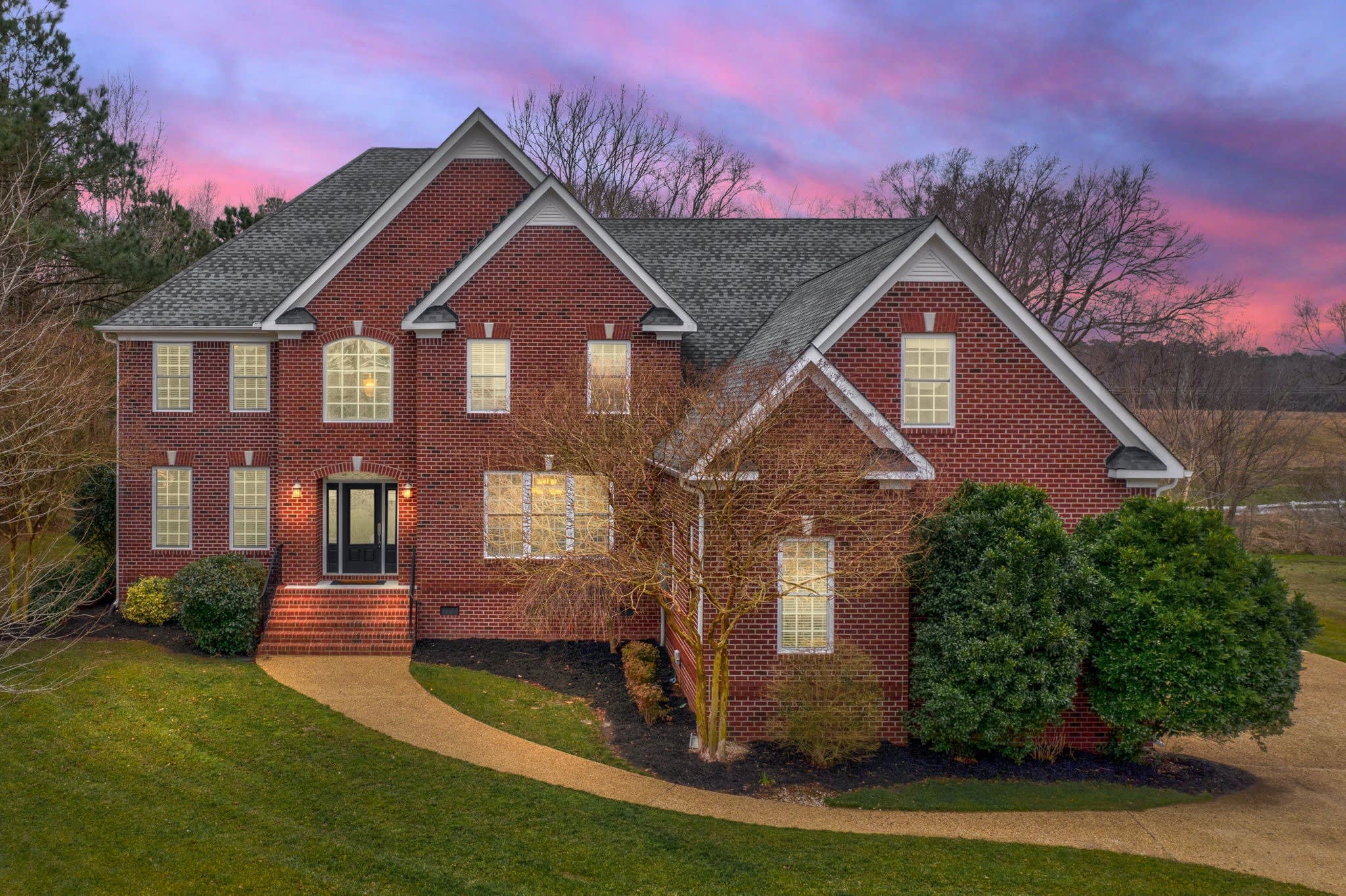 1411 Cypress Creek Pkwy, Smithfield VA 23430 inception-app-prod/MzI5ZmZiOGYtNGM2Ni00Y2JkLWEzM2MtMDA3NGJhMjhjMDAw/content/2021/02/1-web-or-mls-1411cypresscrkpkwyce001-3.jpg