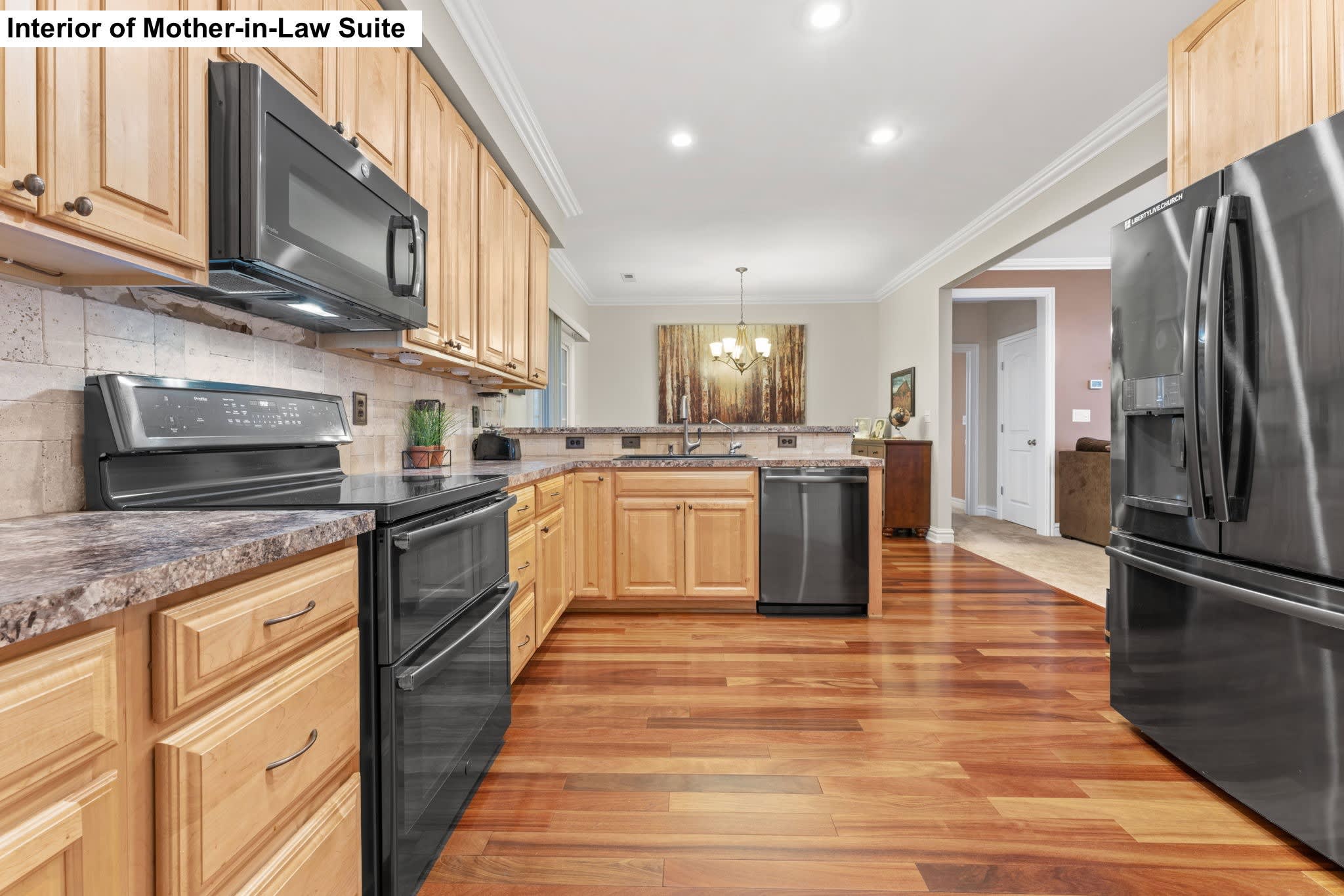 1411 Cypress Creek Pkwy, Smithfield VA 23430 inception-app-prod/MzI5ZmZiOGYtNGM2Ni00Y2JkLWEzM2MtMDA3NGJhMjhjMDAw/content/2021/02/29-web-or-mls-1411cypresscrkpkwyce029.jpg