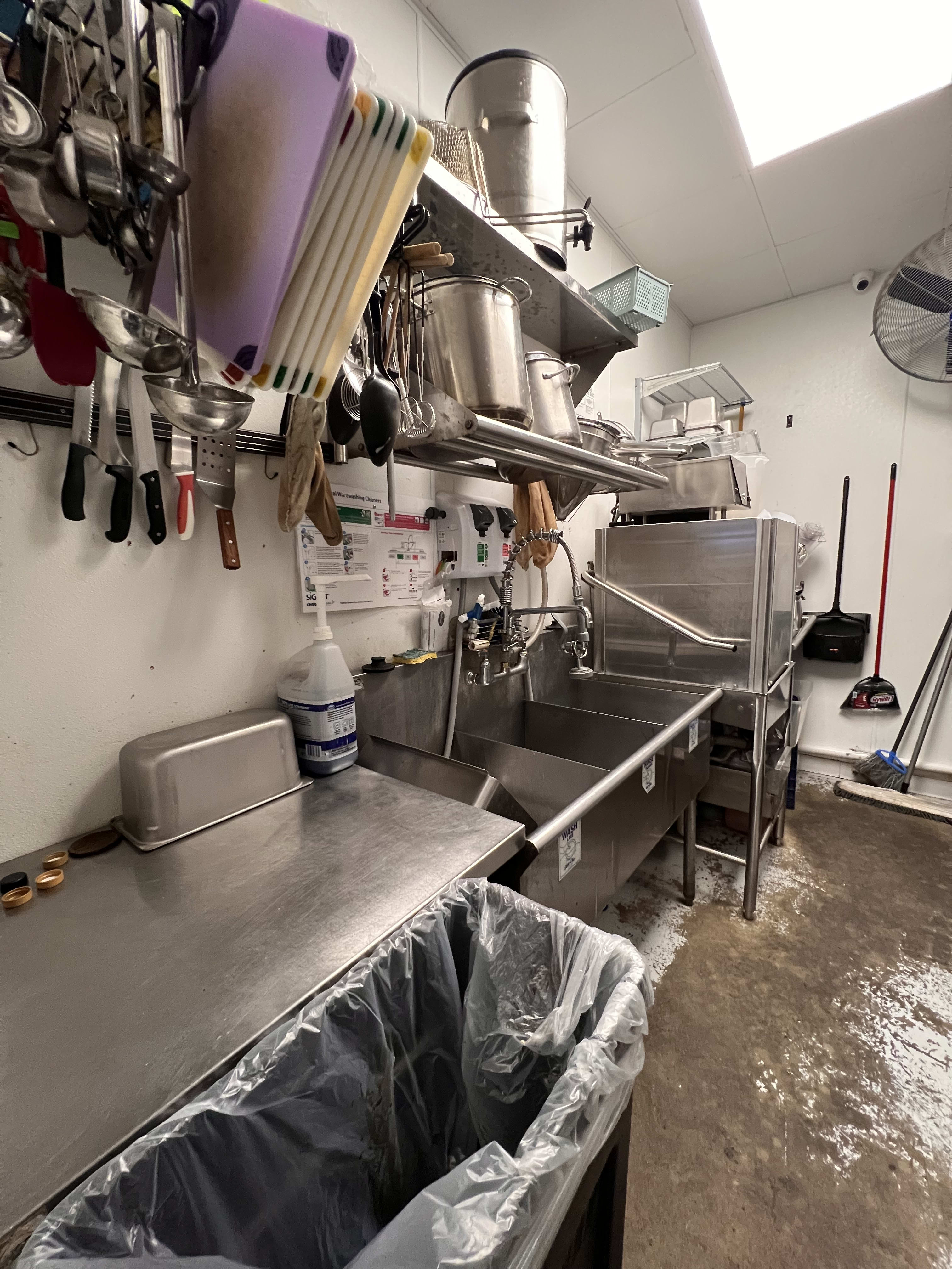 Dishwashing station / prep area