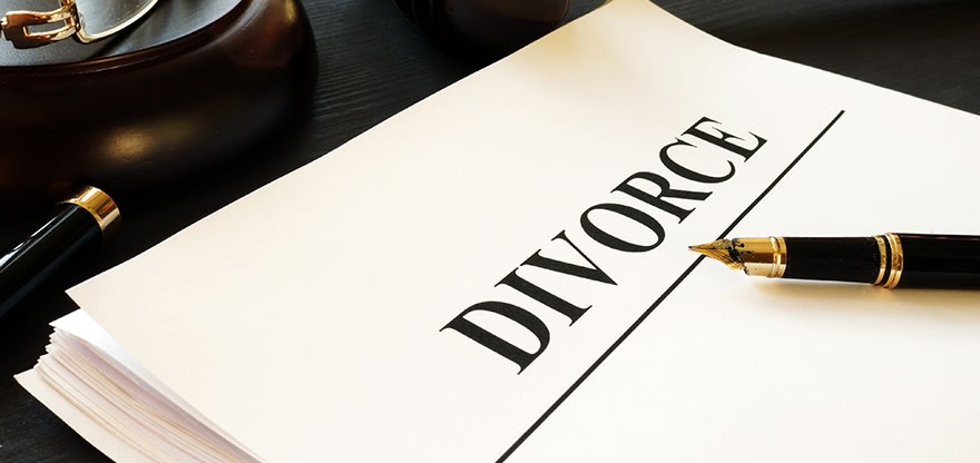 DIVORCING? inception-app-prod/MzNhMmY2N2ItN2IyMy00NzY1LTllMTctNWJkZDBhM2U3Nzgx/content/2021/07/divorce.jpg