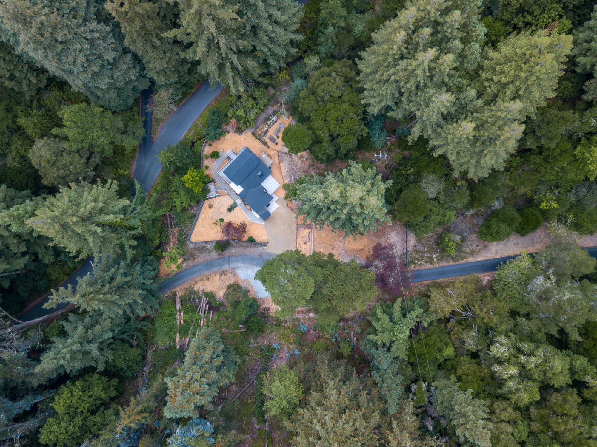 J U S T L I S T E D - 201 BURL ROAD inception-app-prod/MzNhYTIwZTEtOWI0MC00ODk3LWFjODAtYmZhOTNmNmUxNjVj/content/2018/09/dji_0037_copy.jpg