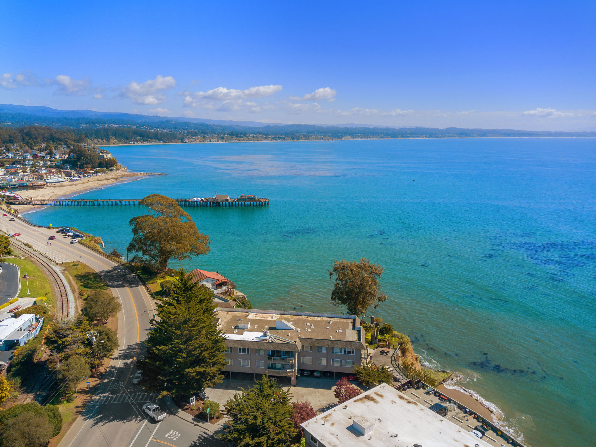 Just Listed - Opal Cliff Dream Home inception-app-prod/MzNhYTIwZTEtOWI0MC00ODk3LWFjODAtYmZhOTNmNmUxNjVj/content/2021/03/003_max_0013.jpg