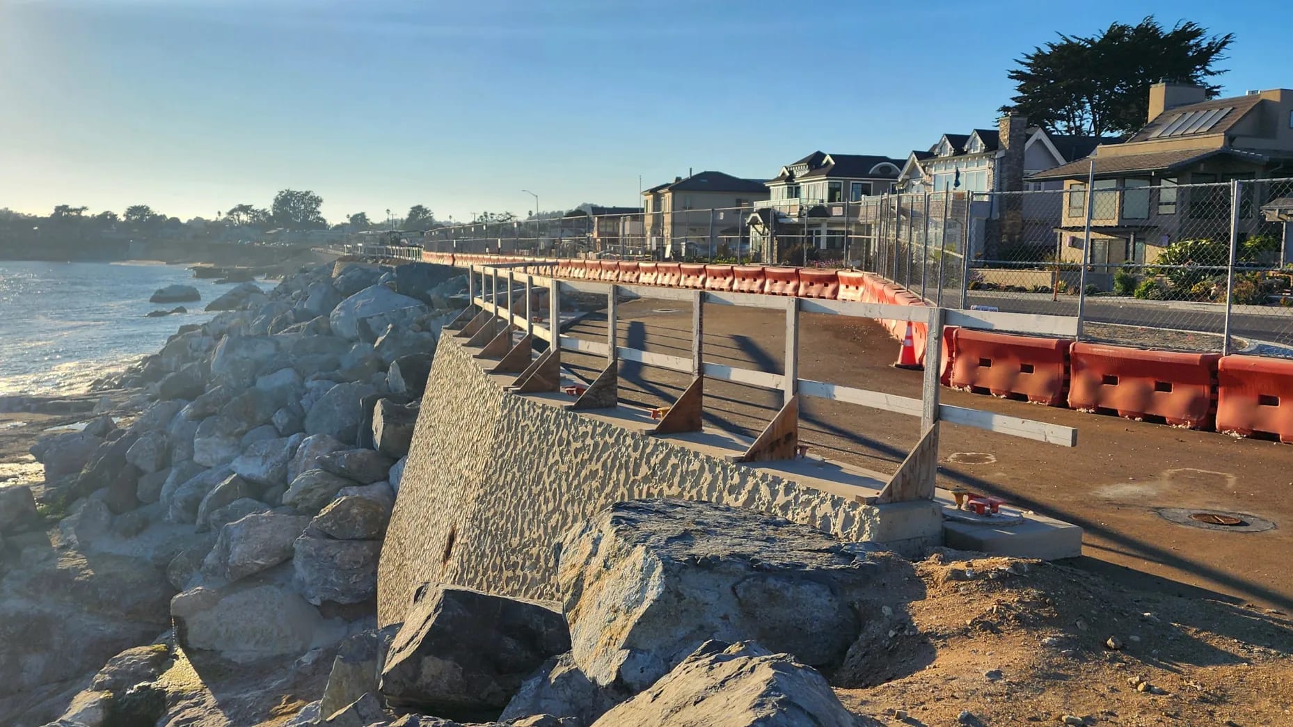 Santa Cruz gives update on West Cliff Drive repairs inception-app-prod/MzNhYTIwZTEtOWI0MC00ODk3LWFjODAtYmZhOTNmNmUxNjVj/content/2024/09/0d39db722f850b711a94da209038f3ce06fe2238.png