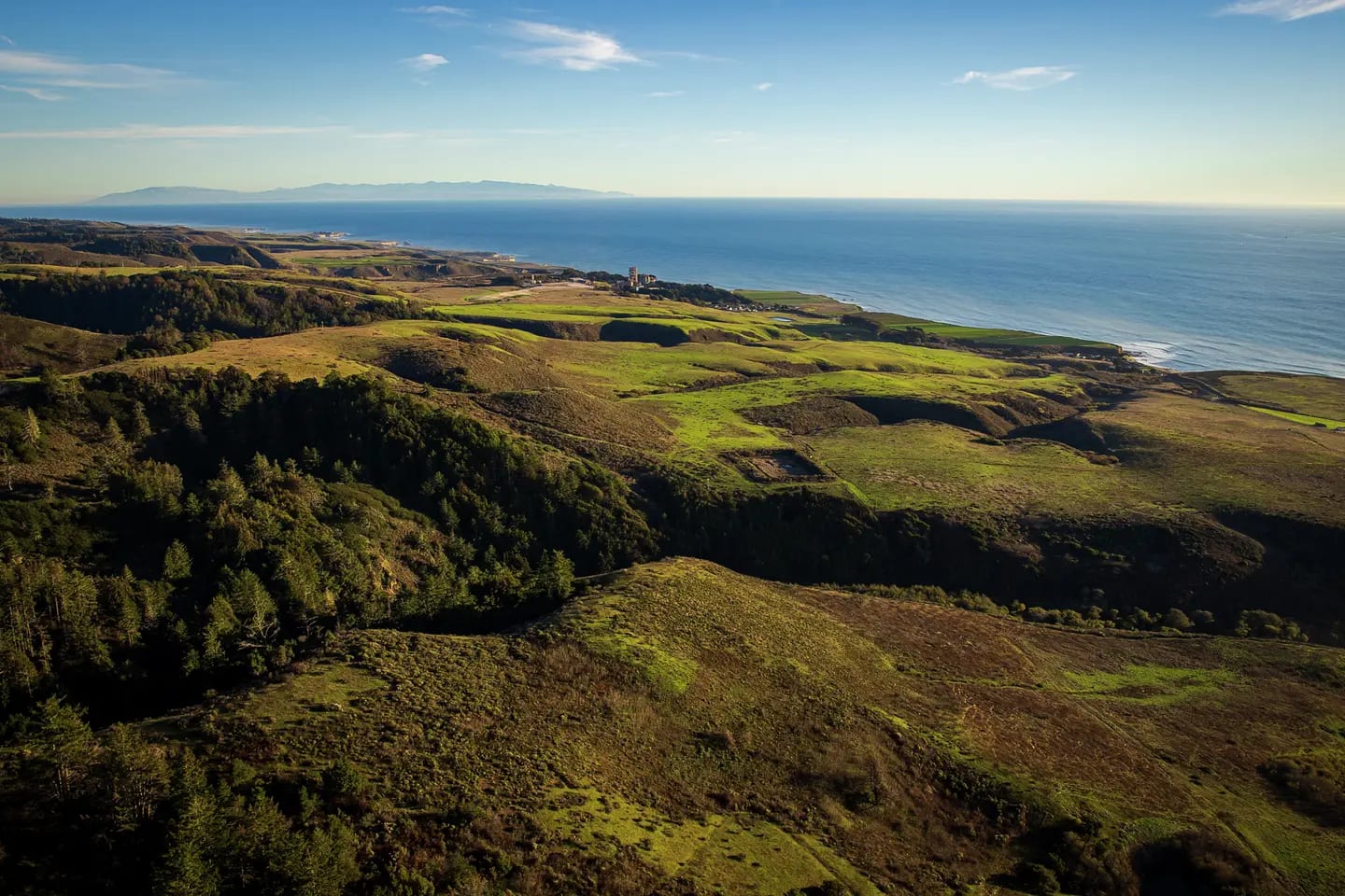 A stunning new NorCal trail system opens on the coast. And it's a hit. inception-app-prod/MzNhYTIwZTEtOWI0MC00ODk3LWFjODAtYmZhOTNmNmUxNjVj/content/2025/10/1b3a1c2b65978223d51396847e34fa700e1845d8.png