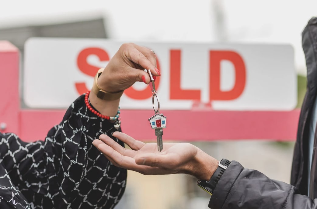Think Nobody's Buying Homes Right Now? Think Again. inception-app-prod/MzYzNDIzMTItYTcxYy00MTczLTk2ZDktZTBiYjVlZGMwZmFk/content/2026/07/a1c7f5b2cf774c41123859f2253afa7196dc2ece.png