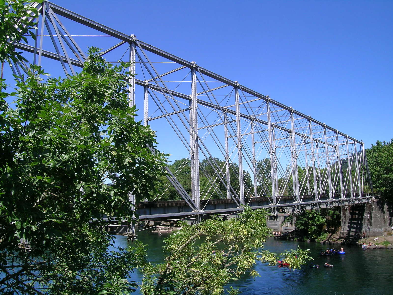 inception-app-prod/Mzg1YTZkMWItODA3Zi00NGQyLTk2NjMtMjY1MDMyYjlmOTZl/content/2017/03/hayden bridge.jpg