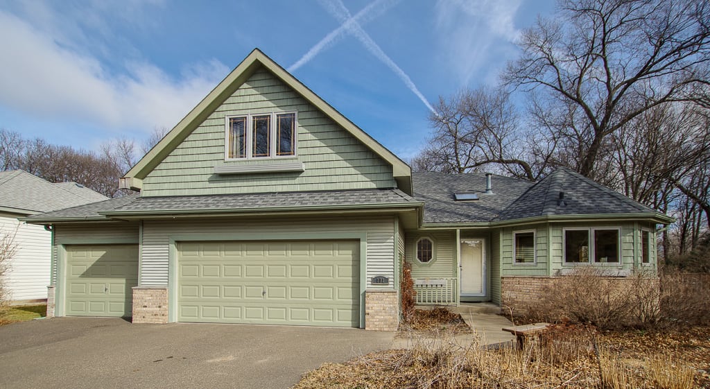 inception-app-prod/Mzk4NDIzMmQtZDE4NC00ZjQwLWIxZTctN2NiMjY4MTg4MDI3/content/2017/04/101 Woodridge Ln %2834%29-2.jpg