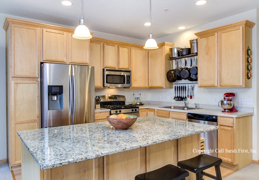 inception-app-prod/Mzk4NDIzMmQtZDE4NC00ZjQwLWIxZTctN2NiMjY4MTg4MDI3/content/2017/05/4735 Victor Path %2310%2C Hugo MN 55038 - CALL SARAH FIRST.jpg