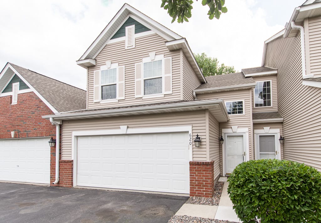 inception-app-prod/Mzk4NDIzMmQtZDE4NC00ZjQwLWIxZTctN2NiMjY4MTg4MDI3/content/2017/08/620 Village Parkway %2830%29-2.jpg