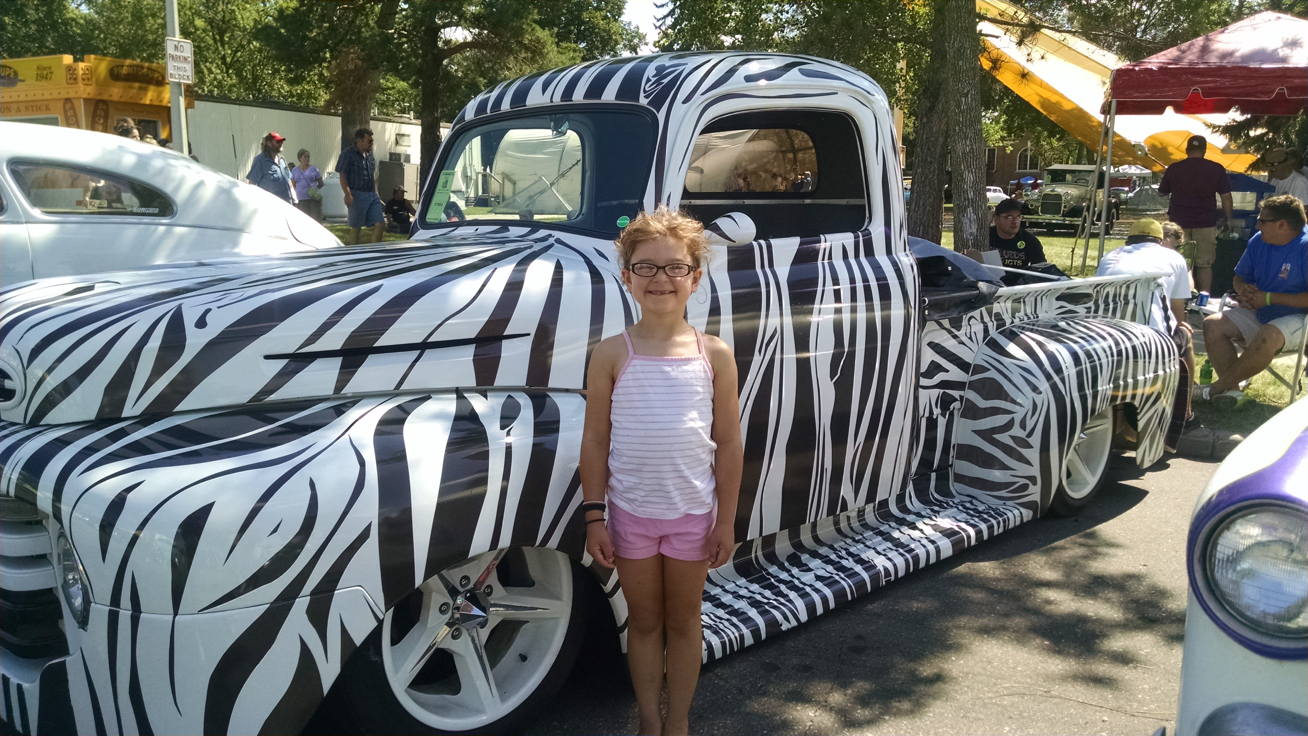 inception-app-prod/Mzk4NDIzMmQtZDE4NC00ZjQwLWIxZTctN2NiMjY4MTg4MDI3/content/2018/06/zebra truck.jpg