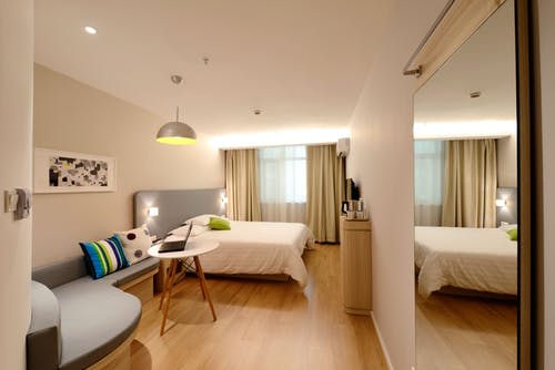 inception-app-prod/N2FhNDllYWQtNGVjOS00M2VhLWEyMzQtOWE0NDdlZDlkOTYw/content/2019/09/bedroom.jpg