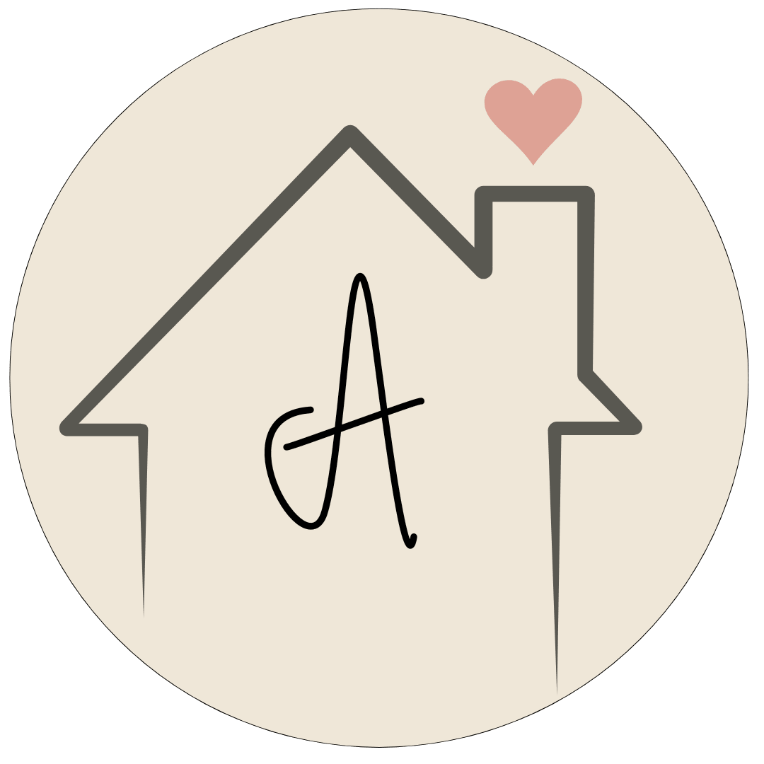 ALISHA HUFFORD logo