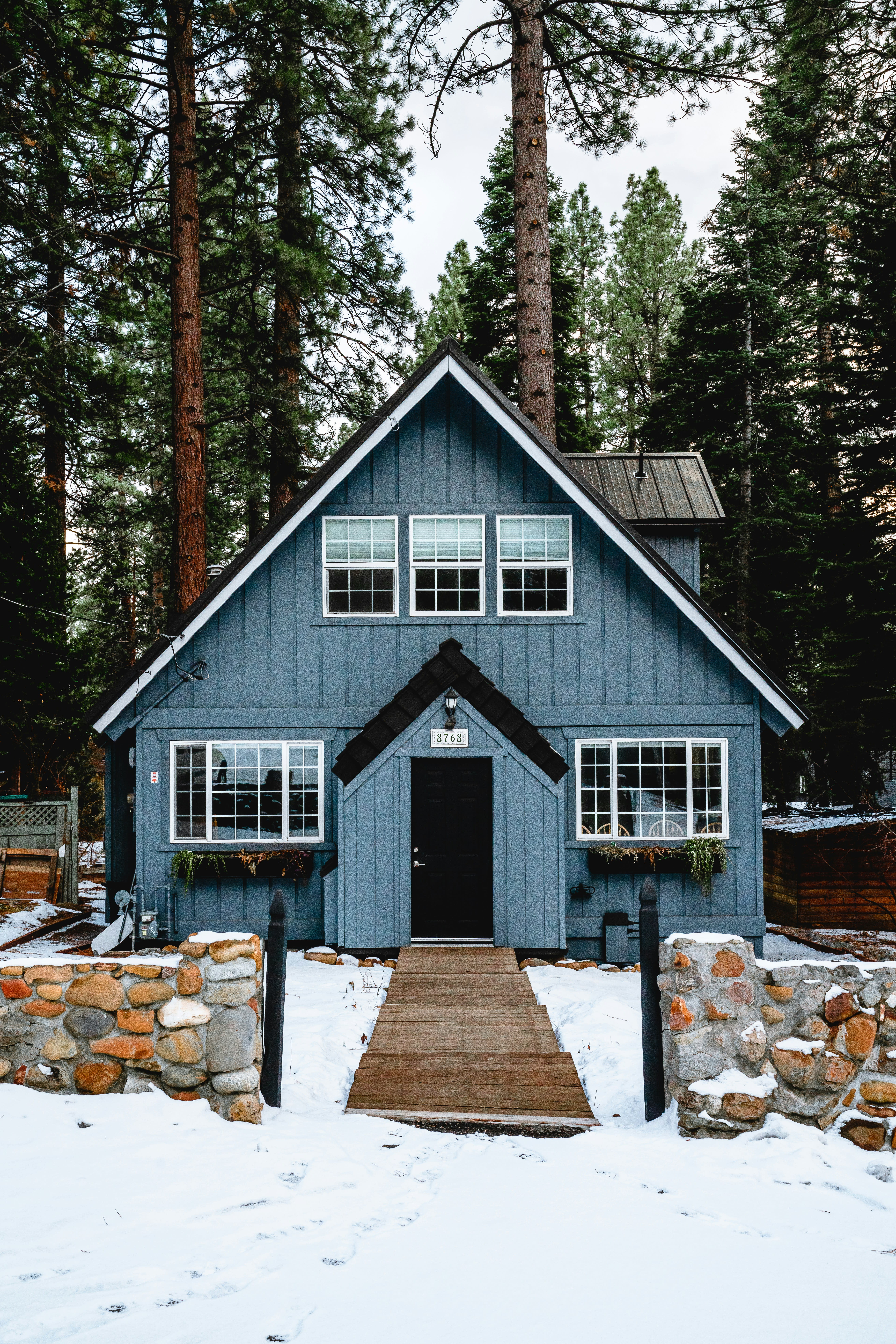 Tips for Sellers: Winter Showings inception-app-prod/N2IxZWNiNzItZGI2YS00OWM4LThhODMtOGZiOWU2ZTY1NzY5/content/2025/12/7638c39f2628bced6a7d0d84c3e6f86820d12913.jpg