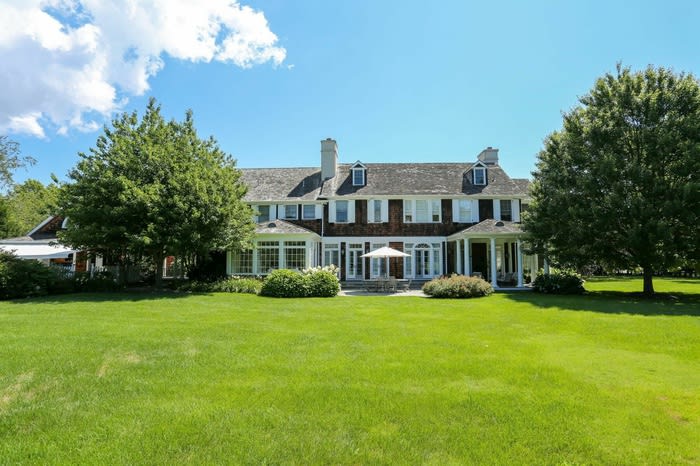 RENTED: 223 Halsey Neck Lane, Southampton, NY 11968 inception-app-prod/N2UzZDljZWEtMmI5NS00Mjc5LWJhYWUtODcyMTJjZDAzODJj/content/2021/06/223HalseyNeckLane4.jpg