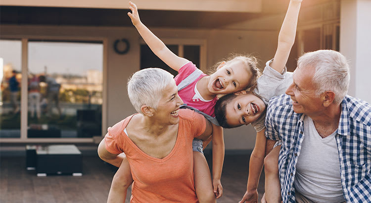 What to Consider When Choosing Your Home to Retire In inception-app-prod/NDE5NjBkMjEtOWYzMy00OTYxLWIxOGMtZDQ5ZDliZTgzN2Mw/content/2019/04/20190401-Share-KCM.jpg