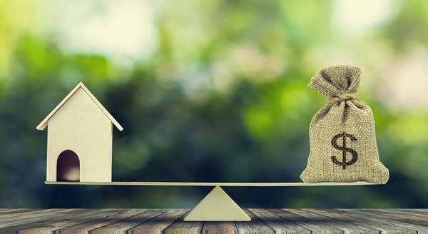 Is Now A Good Time to Refinance My Home? inception-app-prod/NDE5NjBkMjEtOWYzMy00OTYxLWIxOGMtZDQ5ZDliZTgzN2Mw/content/2020/03/20200325-kcm-share-600x328.jpg