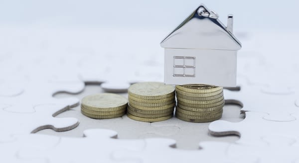 The Economic Impact of Buying a Home inception-app-prod/NDE5NjBkMjEtOWYzMy00OTYxLWIxOGMtZDQ5ZDliZTgzN2Mw/content/2020/04/20200331-kcm-share-600x328.jpg