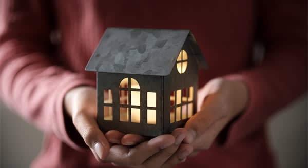 6 Reasons Why Selling Your House on Your Own Is a Mistake inception-app-prod/NDE5NjBkMjEtOWYzMy00OTYxLWIxOGMtZDQ5ZDliZTgzN2Mw/content/2020/05/20200520-kcm-share1-600x328.jpg