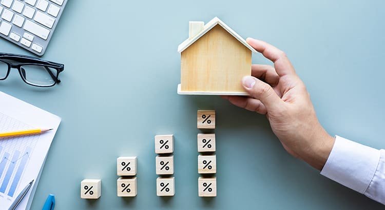 Don't Wait for a Lower Mortgage Rate - It Could Cost You inception-app-prod/NDE5NjBkMjEtOWYzMy00OTYxLWIxOGMtZDQ5ZDliZTgzN2Mw/content/2021/10/758bfdbb3531e4170c5d8c13c85d9996cf60de67.jpeg