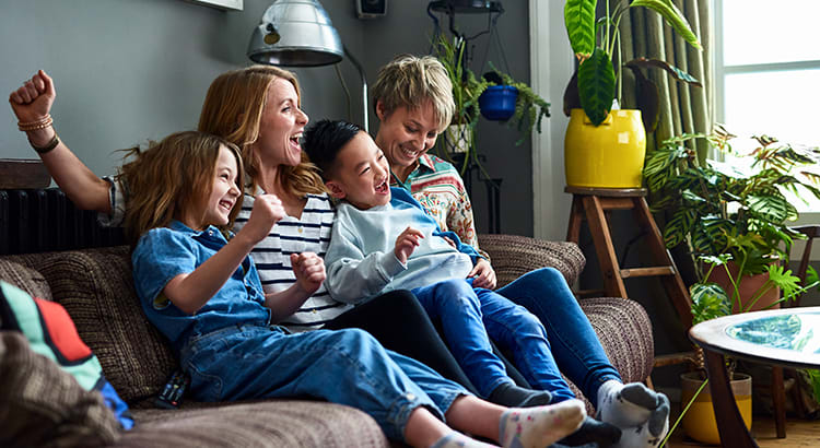 Home Is Where the Heart Is More than Ever This Year inception-app-prod/NDE5NjBkMjEtOWYzMy00OTYxLWIxOGMtZDQ5ZDliZTgzN2Mw/content/2021/11/601aac1bfbe465a332e6d13d92caa7d27e44d020.jpeg
