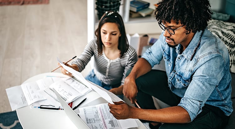 What Does an Economic Slowdown Mean for the Housing Market? inception-app-prod/NDE5NjBkMjEtOWYzMy00OTYxLWIxOGMtZDQ5ZDliZTgzN2Mw/content/2022/07/37a83226afe4bb19501731cc94bb4b86d507fa61.jpeg
