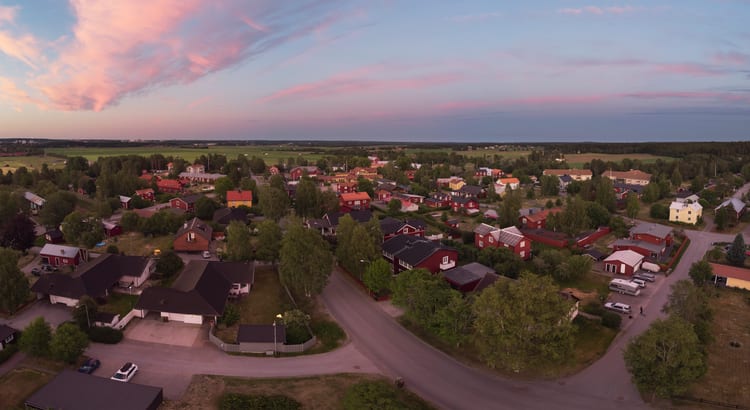 The Surprising Trend in the Number of Homes Coming onto the Market inception-app-prod/NDE5NjBkMjEtOWYzMy00OTYxLWIxOGMtZDQ5ZDliZTgzN2Mw/content/2023/12/aaa0d99e5b53fc375931c99ae4b096b233c03758.png