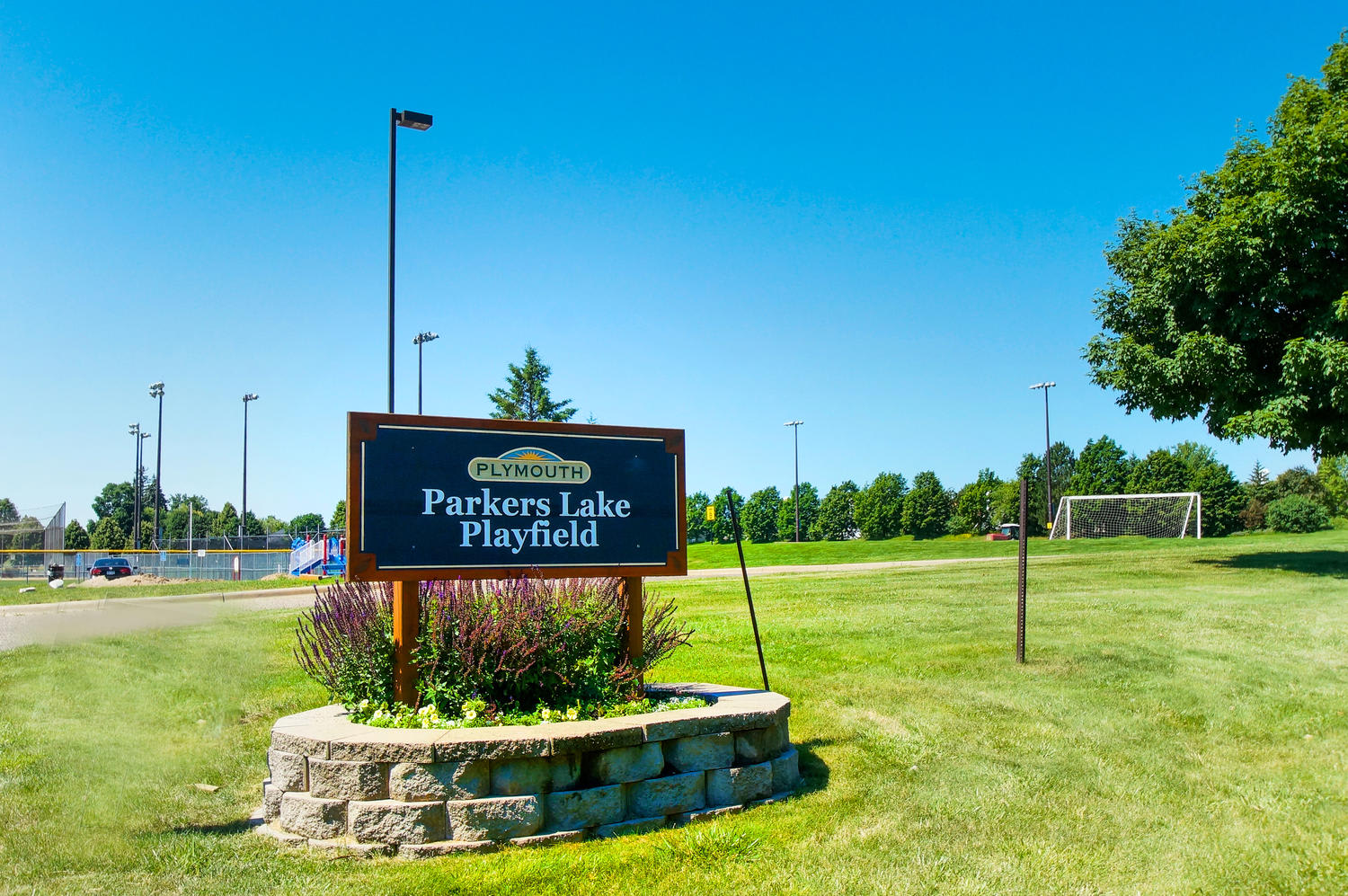 inception-app-prod/NDFiMWVlZTUtYmRmZS00NTYxLWJjOGYtNjE2MjFmZjk5NmRk/content/2017/01/parkers lake playfield 1 plymouth.jpg