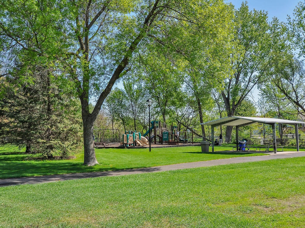 inception-app-prod/NDFiMWVlZTUtYmRmZS00NTYxLWJjOGYtNjE2MjFmZjk5NmRk/content/2018/05/330 107th Circle NE Blaine MN-24-2.jpg