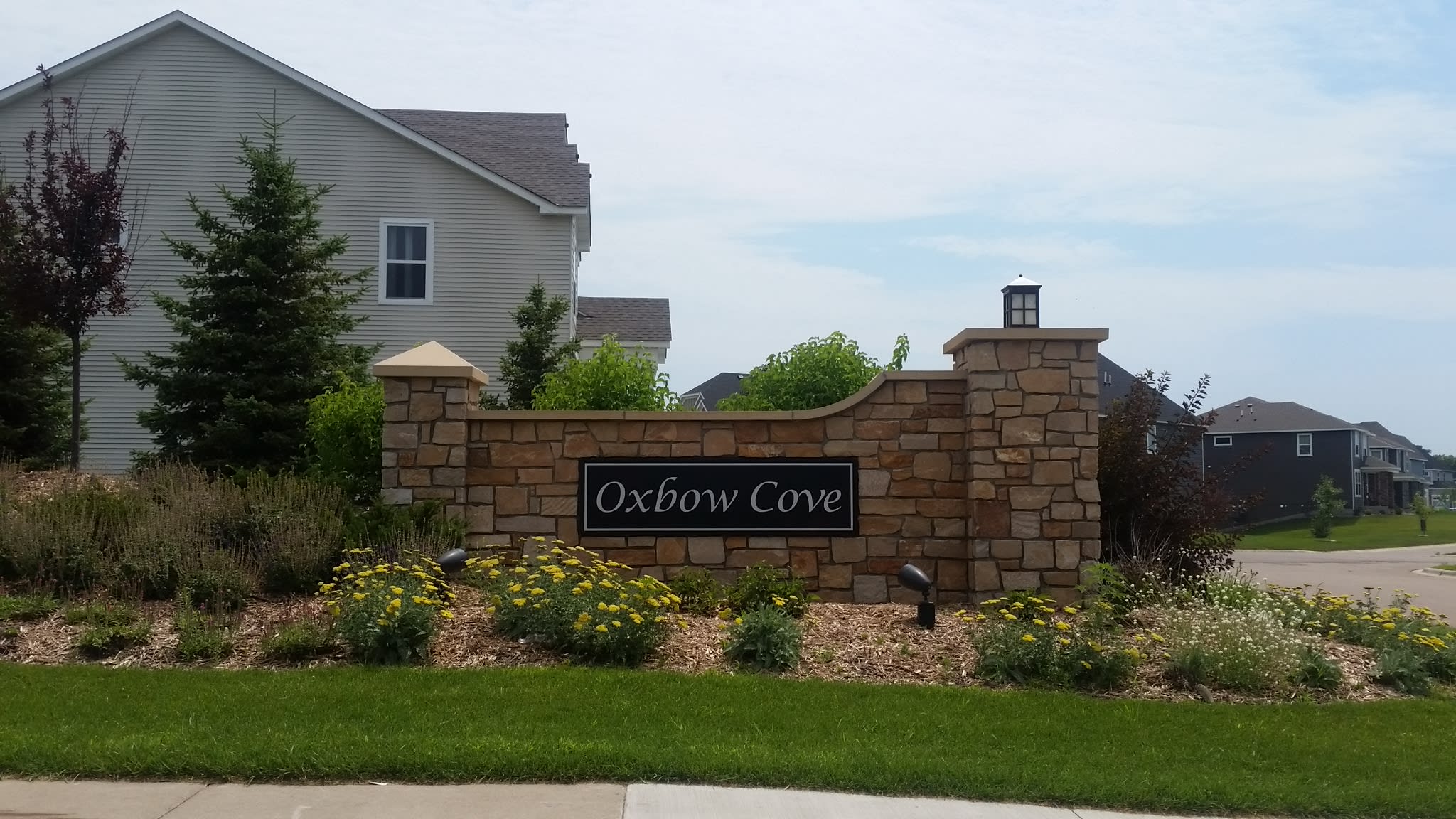 Oxbow Cove in Brooklyn Park, MN inception-app-prod/NDFiMWVlZTUtYmRmZS00NTYxLWJjOGYtNjE2MjFmZjk5NmRk/content/2018/07/oxbow cove.jpg