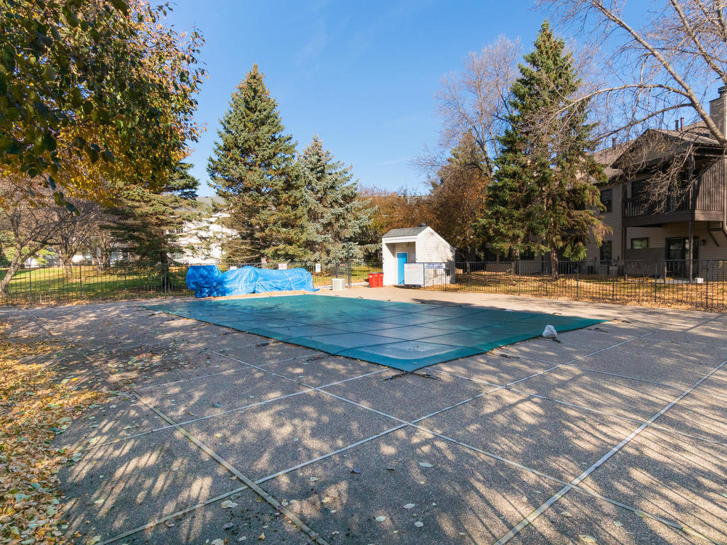 inception-app-prod/NDFiMWVlZTUtYmRmZS00NTYxLWJjOGYtNjE2MjFmZjk5NmRk/content/2018/10/11261 Oregon Circle-023-12-Oregon Circle23-MLS_Size-2.jpg