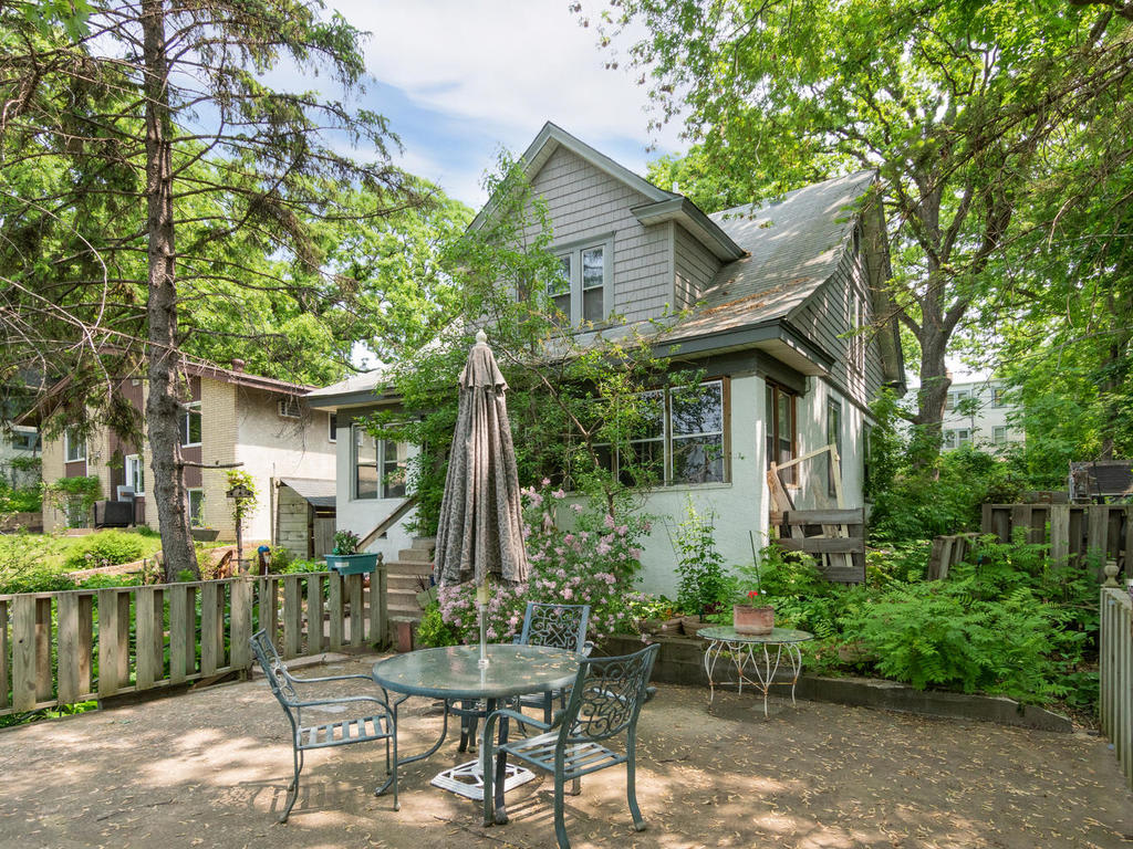 inception-app-prod/NDFiMWVlZTUtYmRmZS00NTYxLWJjOGYtNjE2MjFmZjk5NmRk/content/2019/06/241 Cecil Street SE-003-19-Cecil Street SE22-MLS_Size-2.jpg