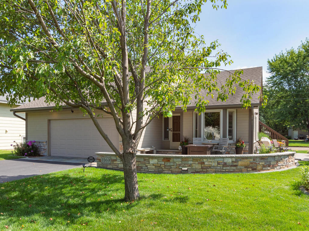 1169 Polk Street S | Shakopee inception-app-prod/NDFiMWVlZTUtYmRmZS00NTYxLWJjOGYtNjE2MjFmZjk5NmRk/content/2020/05/MTE2OS1wb2xrLXN0cmVldC1zLXNoYWtvcGVlLW1uLTAwMi0w.jpg