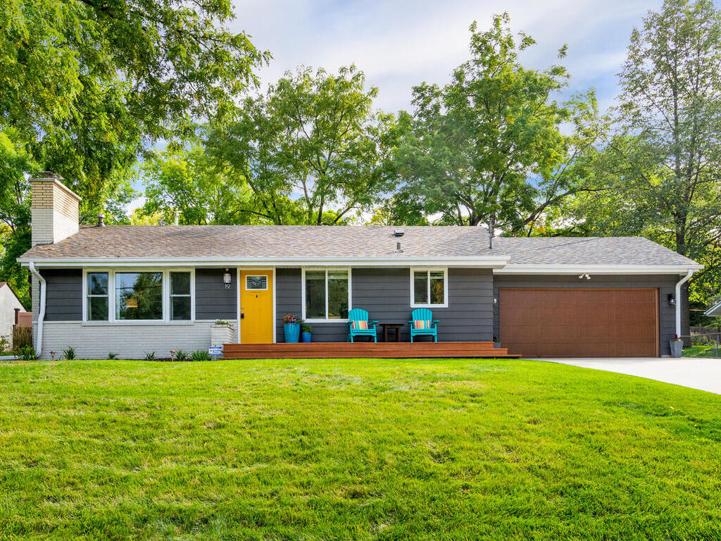 19 Oakwood Drive | New Brighton inception-app-prod/NDFiMWVlZTUtYmRmZS00NTYxLWJjOGYtNjE2MjFmZjk5NmRk/content/2020/09/MTktb2Frd29vZC1kcml2ZS1uZXctYnJpZ2h0b24tMDAxLTAy-3.jpg