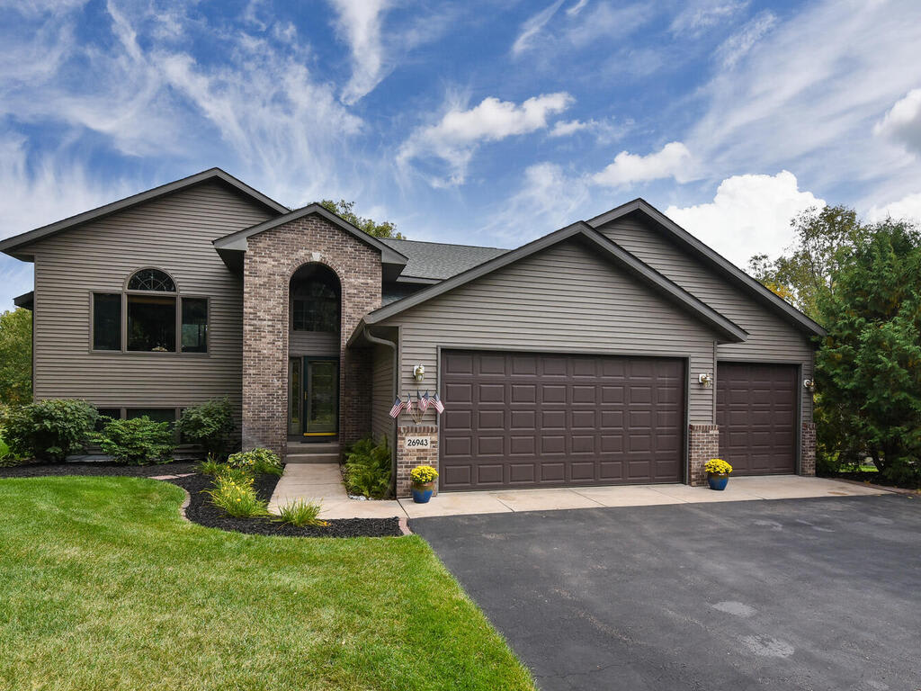 26943 140th St NW | Zimmerman, MN inception-app-prod/NDFiMWVlZTUtYmRmZS00NTYxLWJjOGYtNjE2MjFmZjk5NmRk/content/2020/10/MjY5NDMtMTQwdGgtc3RyZWV0LW53LTAwMS0wMDMtMTQwdGgt-2.jpg