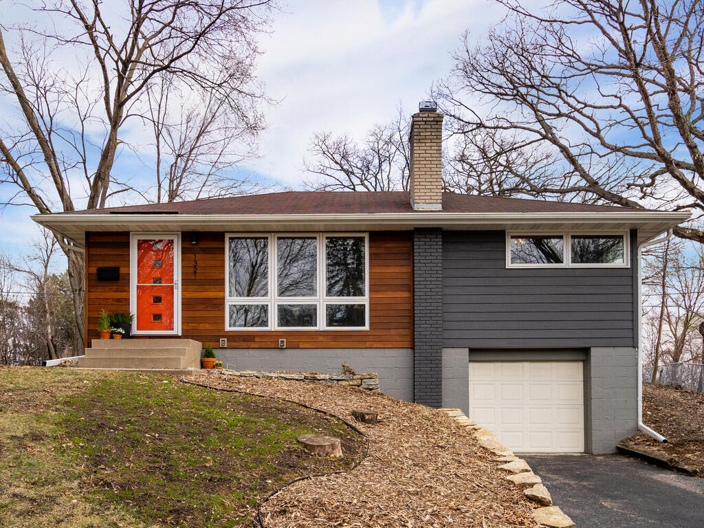 1321 Kilmer Avenue inception-app-prod/NDFiMWVlZTUtYmRmZS00NTYxLWJjOGYtNjE2MjFmZjk5NmRk/content/2021/03/1321 Kilmer Avenue Saint Louis Park MN 55426 USA-001-024-Kilmer Avenue24-MLS_Size.jpg