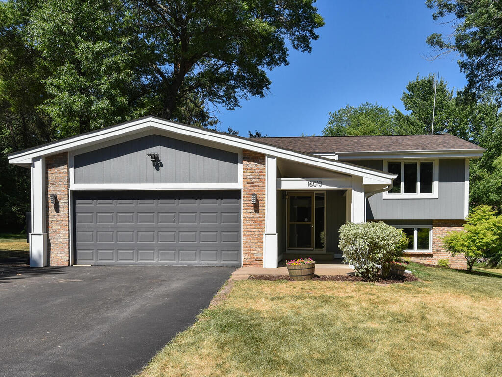 inception-app-prod/NDFiMWVlZTUtYmRmZS00NTYxLWJjOGYtNjE2MjFmZjk5NmRk/content/2021/06/16010 Bataan Street NE Ham Lake MN 55304 USA-002-027-Bataan Street NE21-MLS_Size%281%29.jpg