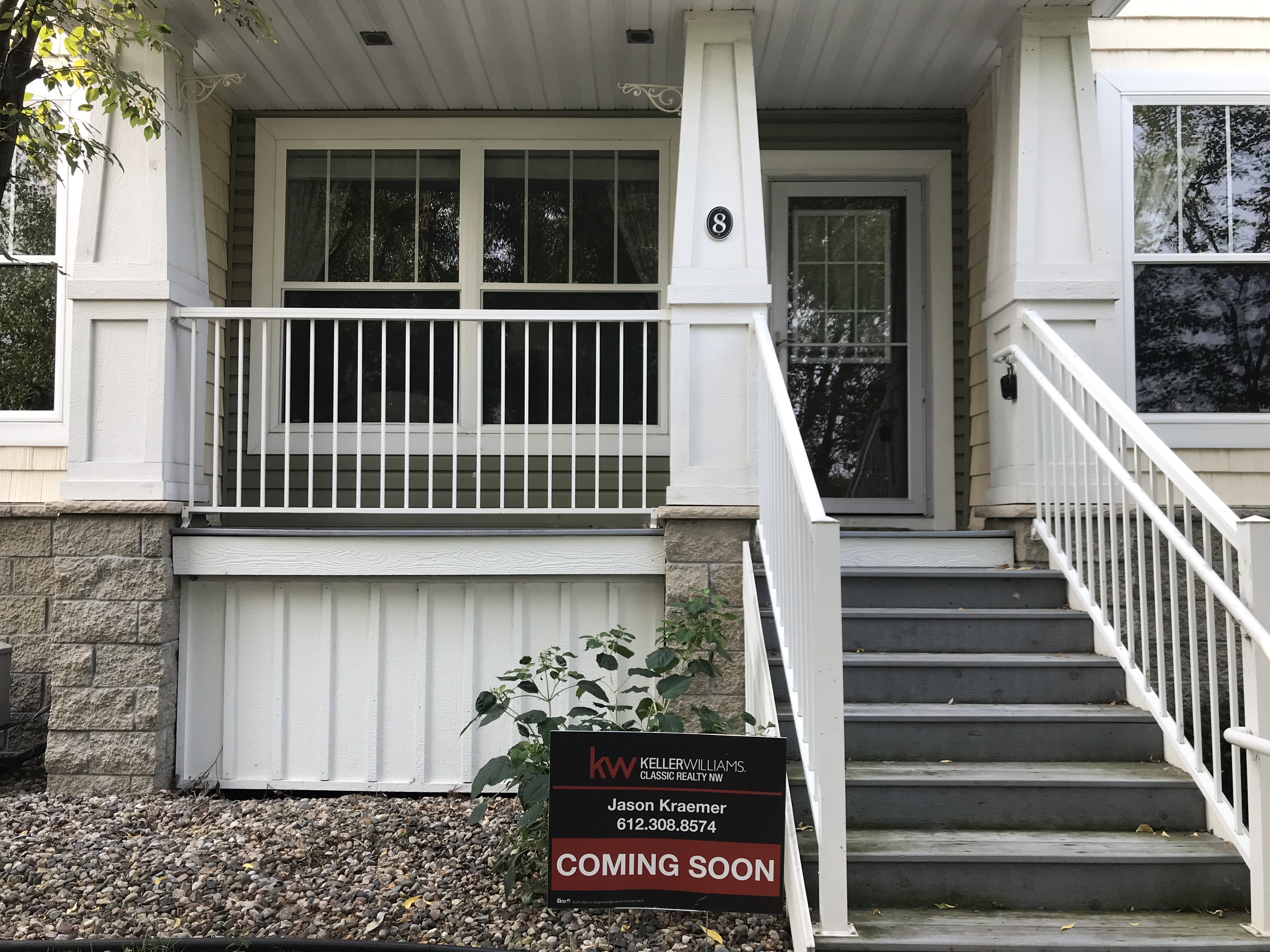 1240 County Road D E Unit 8 in Maplewood, MN inception-app-prod/NDFiMWVlZTUtYmRmZS00NTYxLWJjOGYtNjE2MjFmZjk5NmRk/content/2021/08/image%281%29.jpeg