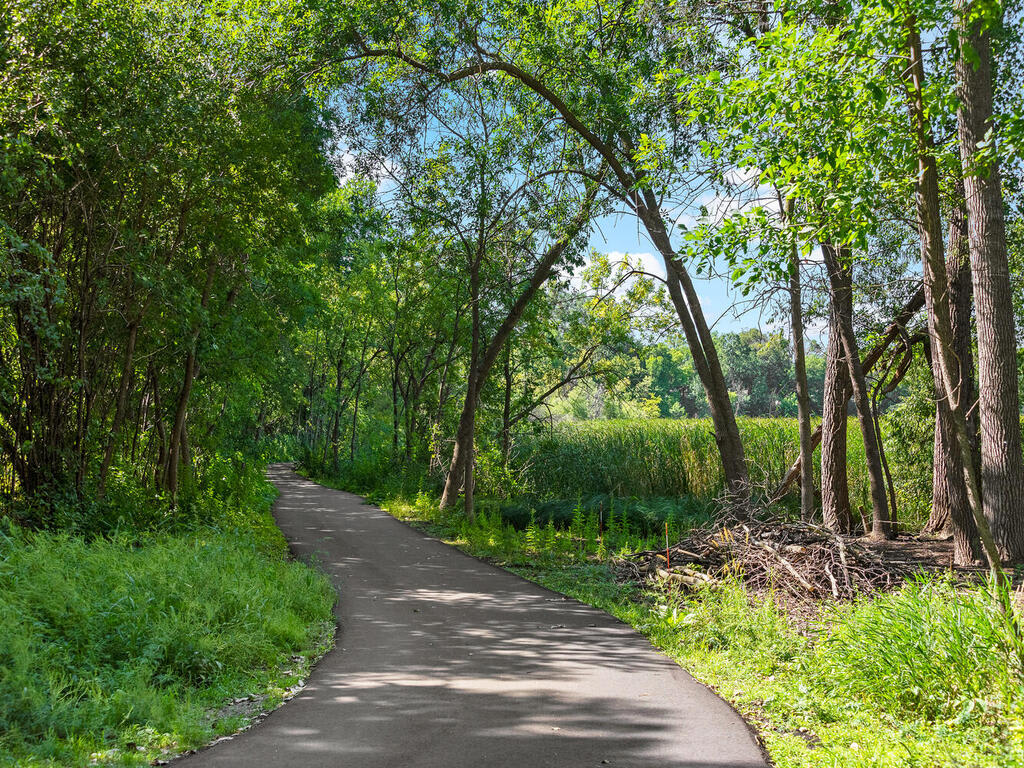 inception-app-prod/NDFiMWVlZTUtYmRmZS00NTYxLWJjOGYtNjE2MjFmZjk5NmRk/content/2021/09/3300 Glenhurst Avenue Saint Louis Park MN 55416 USA-029-029-Glenhurst Avenue Saint Louis Park MN 5541629-MLS_Size%282%29.jpg