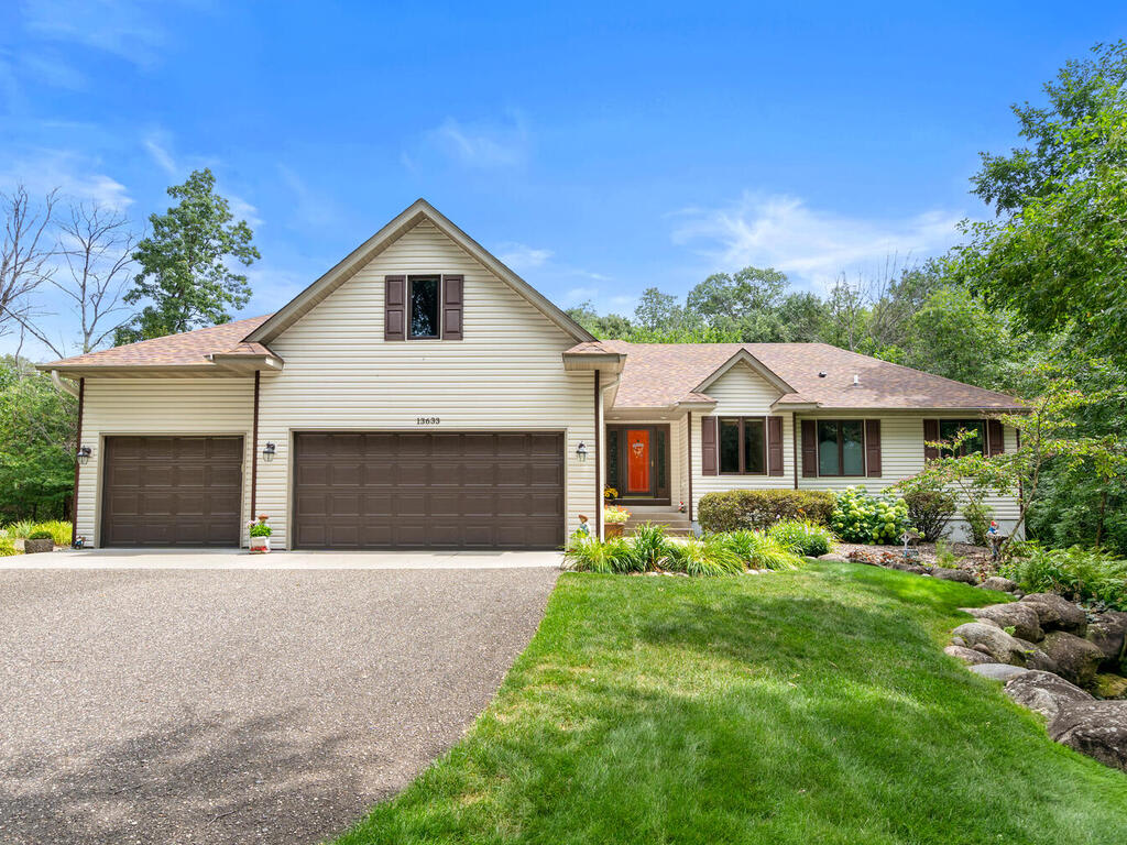 13633 Wake Street NE | Ham Lake inception-app-prod/NDFiMWVlZTUtYmRmZS00NTYxLWJjOGYtNjE2MjFmZjk5NmRk/content/2022/08/b6b9354e45e640b0f3c5a15b99384b4f38e9ea35.jpg