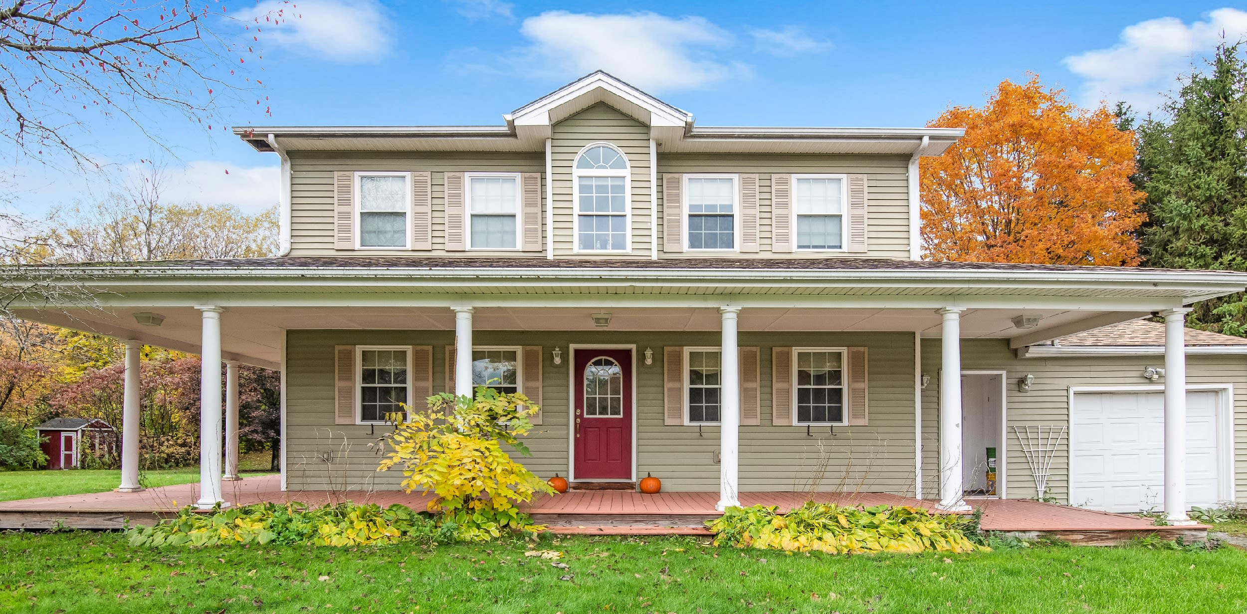 New Listing Alert! 67 Red Clover Way, Milton VT inception-app-prod/NDI2ZDBlYzAtMjg0OC00Yjc0LTg1ZTUtYTc4MWU0YzhlZjY5/content/2022/10/fb31ae93aaf5ec2e950b2d2fb0a84c3c22a68d23.jpg