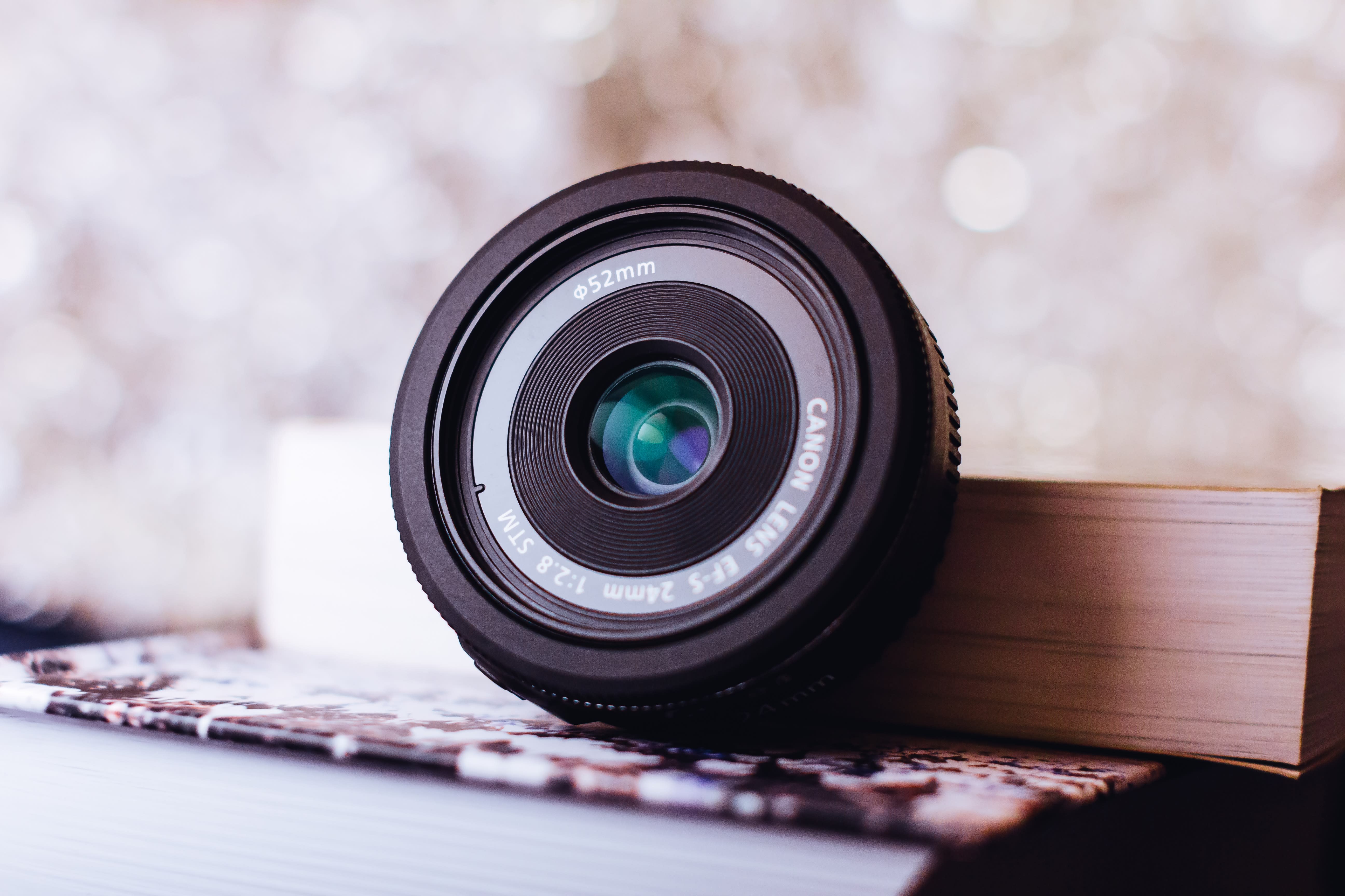 Smart Homes Need Smart Protection: Getting to Know Smart Cameras inception-app-prod/NDMzODQyNDYtNTYwZS00NjU5LThkMzYtZTJiMzFhYjFiYmU4/content/2019/03/4k-wallpaper-blur-bokeh-1266820.jpg