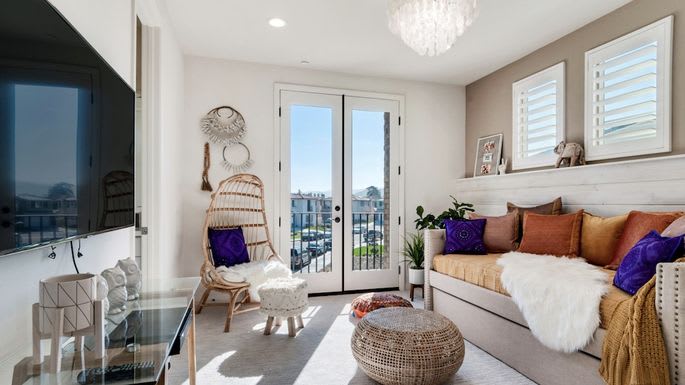 It's a Shake-Up! These 10 Drastically Different Design Trends Will Be Everywhere in 2021—and Beyond inception-app-prod/NDMzODQyNDYtNTYwZS00NjU5LThkMzYtZTJiMzFhYjFiYmU4/content/2021/01/blog-design-trends.jpg