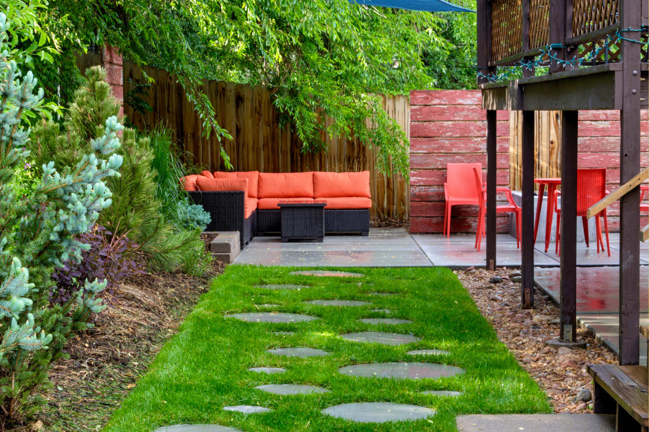 7 Ways to Make Your Yard & Home a Bug-Free Zone inception-app-prod/NDMzODQyNDYtNTYwZS00NjU5LThkMzYtZTJiMzFhYjFiYmU4/content/2021/03/how-keep-bugs-away-from-patio.jpg