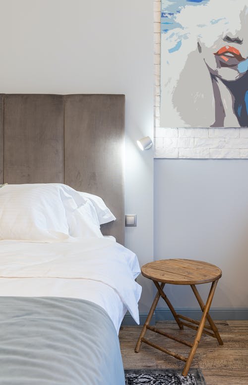 For the Absolute CLEANEST Bed, Follow These Easy Tips inception-app-prod/NDMzODQyNDYtNTYwZS00NjU5LThkMzYtZTJiMzFhYjFiYmU4/content/2021/04/bed.jpeg