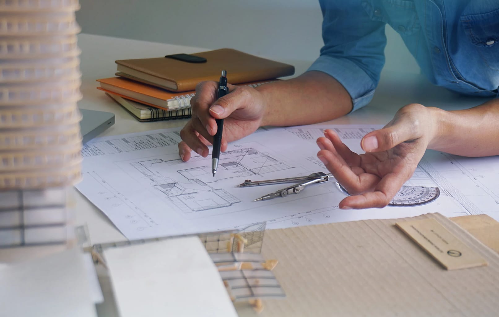 New Build or Existing Home: Which Charlotte Home Is Right for You? inception-app-prod/NDQ1MGZhMTAtNjc5OC00ODNjLThlZjctMTA5ZTU3YmVjNTY1/content/2022/07/1c7da95d0b77bd4e2caee461f52364b2a0923857.png