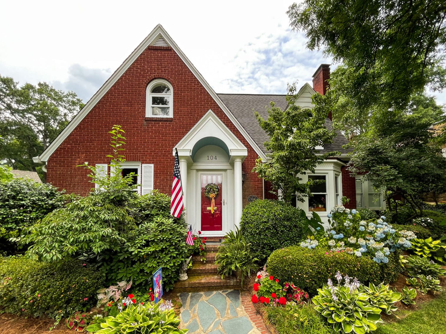 104 WASHINGTON LANE SE CONCORD, NC 28025 inception-app-prod/NDQ1MGZhMTAtNjc5OC00ODNjLThlZjctMTA5ZTU3YmVjNTY1/content/2022/07/28749cc6dccb99389d14300871748a70d55a37c6.png